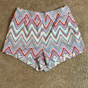 ✨Chevron Patterned Shorts✨